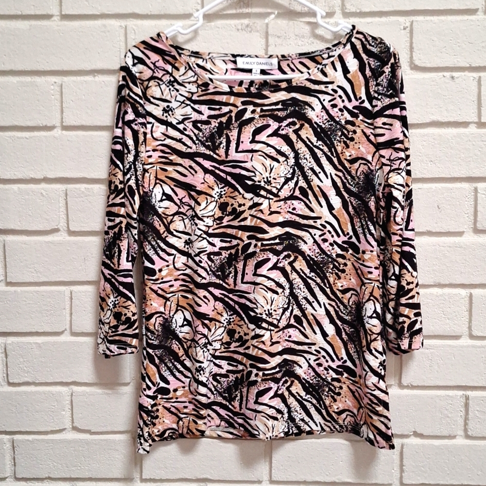 Emily Daniels  Multicolor Textured Floral/ Animal Print Top. Size Small NWT